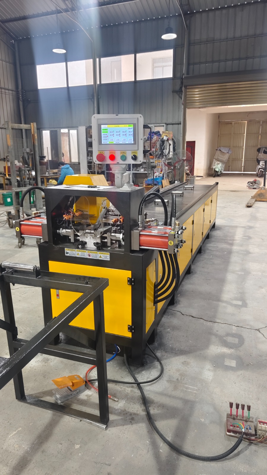 RG-H120P-4 Станок для перфорации отверстий с 4 цилиндрами с ЧПУ