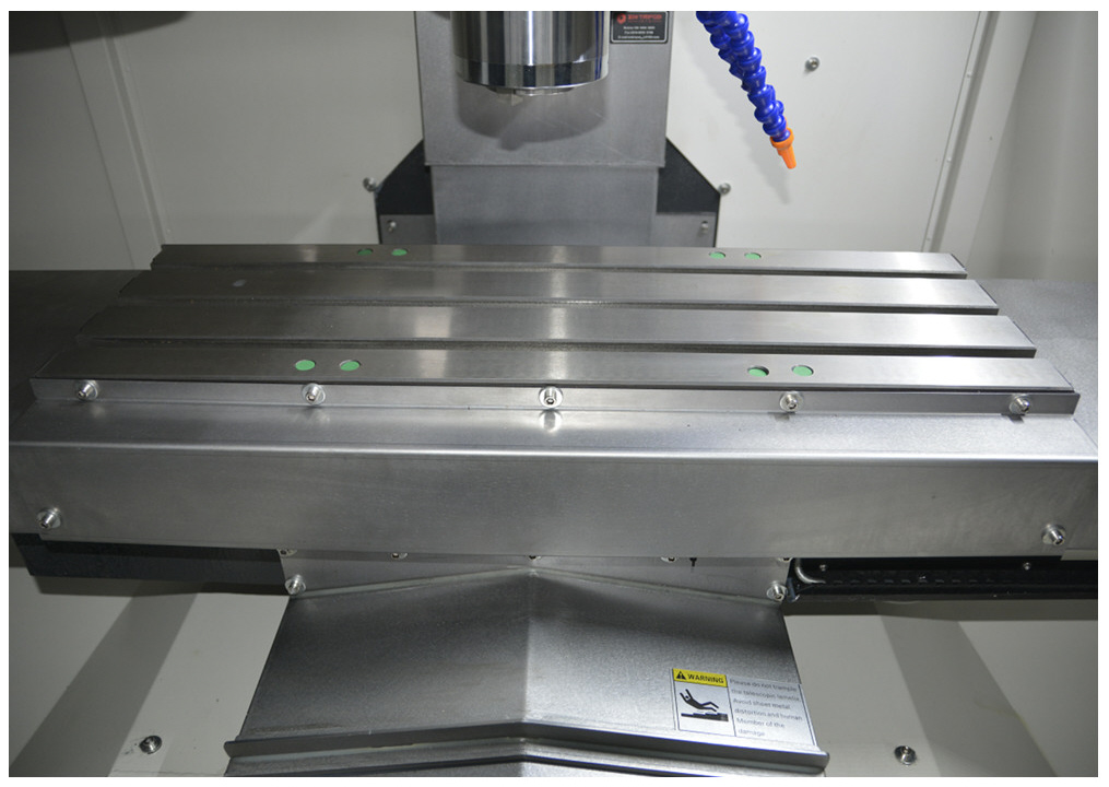 XH7120 Вертикальный обрабатывающий центр