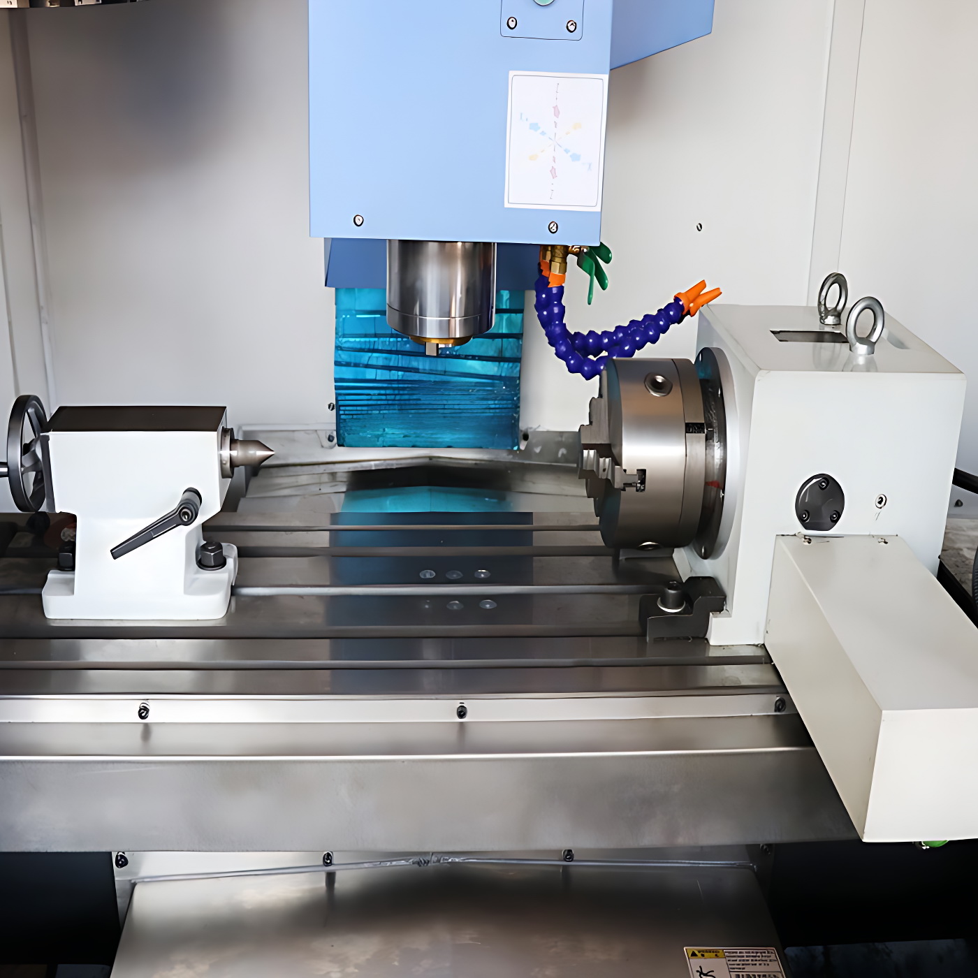 XH7126 Вертикальный обрабатывающий центр (4 оси) Siemens 808D-16 контроллер