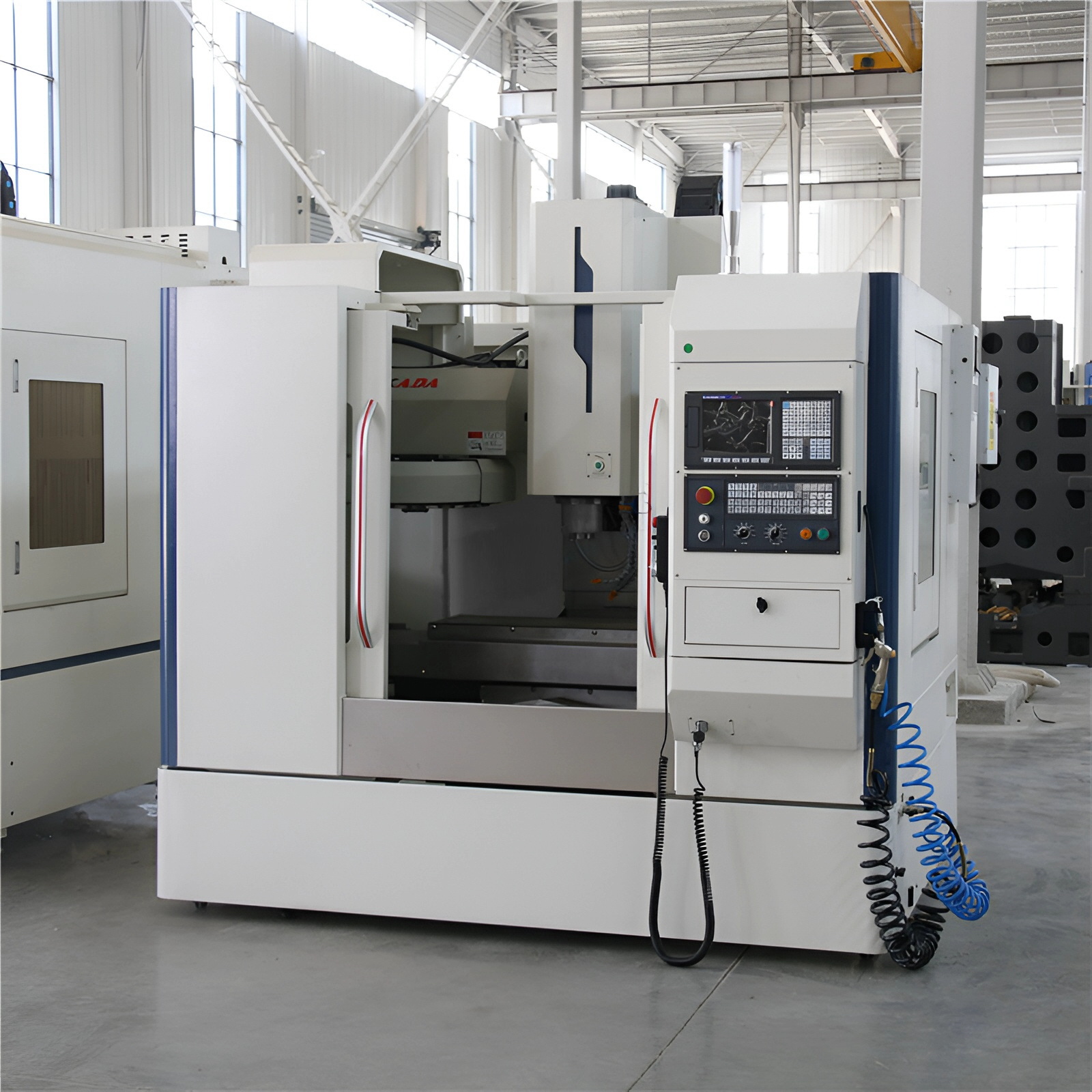 XH7126 Вертикальный обрабатывающий центр (3 оси) GSK 980MDI контроллер